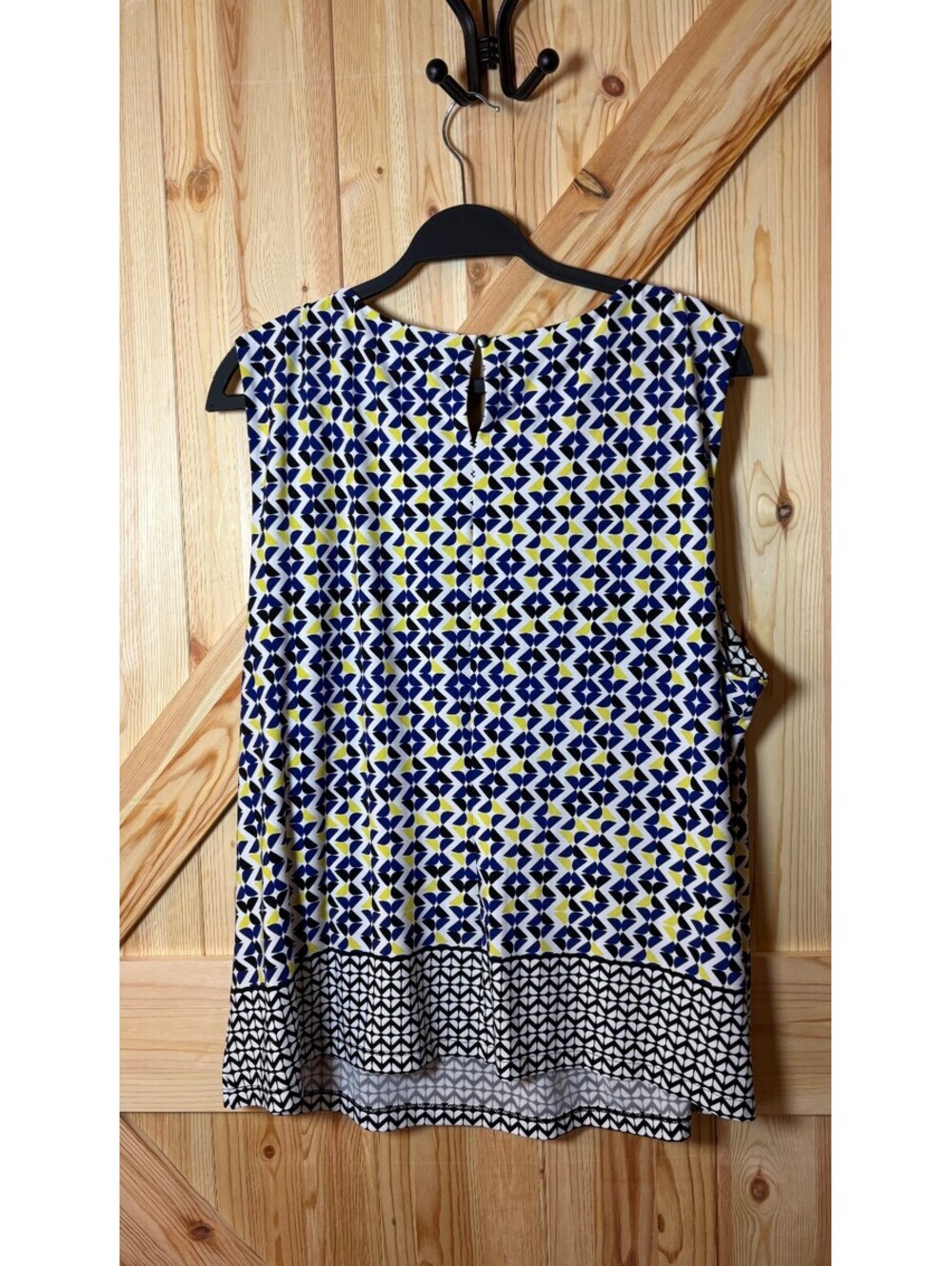 Calvin Klein Women's Sleeveless Geometric Print Blouse Size 2X